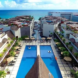 Coastal Serenity: Mangrove View Studio Playa del Carmen